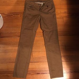 Prana Khaki Hiking Pants Size 6, only worn once!